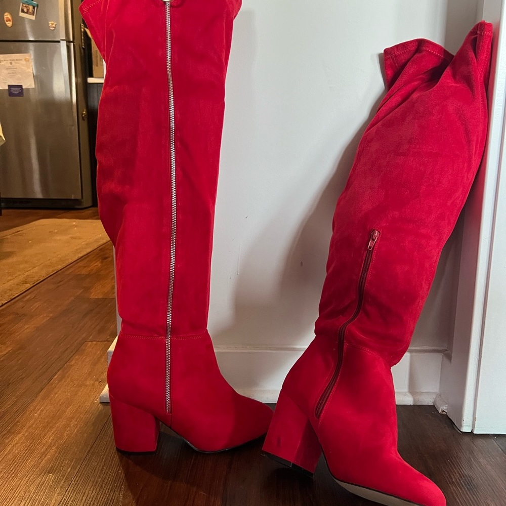 Beautiful sexy Red boots. Extra wide, wide calf’s and thigh